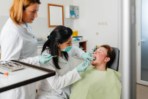Best Emergency Tooth Extraction in Richwood, TX